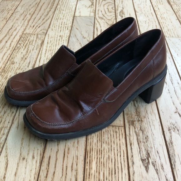 FOR BUNDLE ONLY NATURALIZER Brown Ladies Shoes - Picture 2 of 4